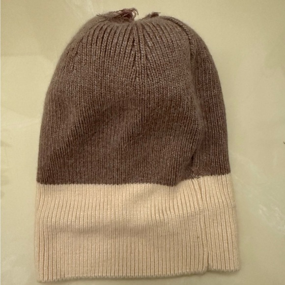 Anthropologie Norla Canada Beanie - Picture 8 of 9